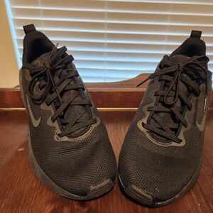 Nike Womens Black Sneakers